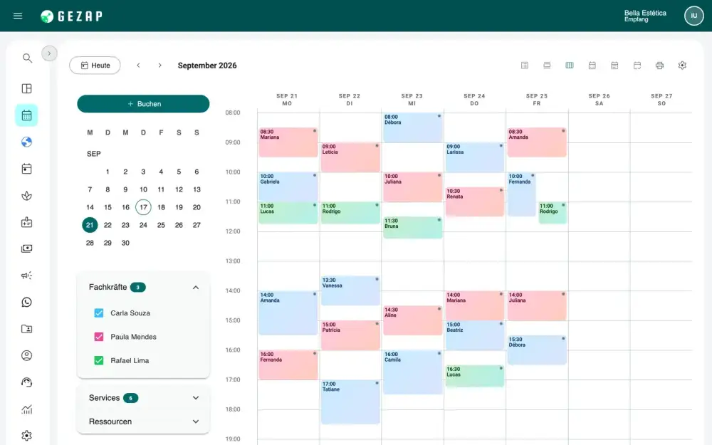 GeZap-Kalender mit den Terminen jedes Tages, farblich nach Mitarbeitenden gekennzeichnet