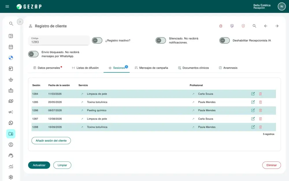 Ficha de una clienta en GeZap, con la lista de sesiones: fecha, servicio y profesional de cada atención