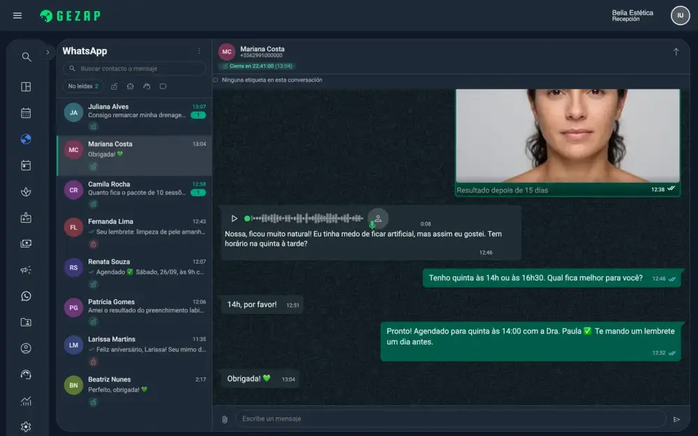 La misma pantalla del WhatsApp interno de GeZap en modo oscuro, con la lista de clientes y la conversación abierta