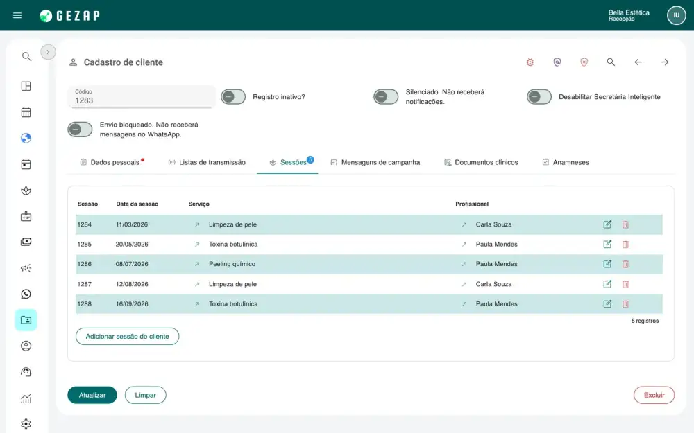 Ficha de uma cliente no GeZap, com a lista de sessões: data, serviço e profissional de cada atendimento
