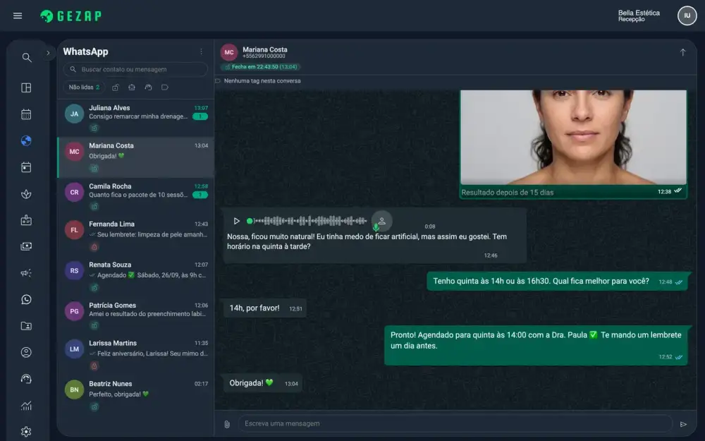 A mesma tela do WhatsApp interno do GeZap no modo escuro, com a lista de clientes e a conversa aberta